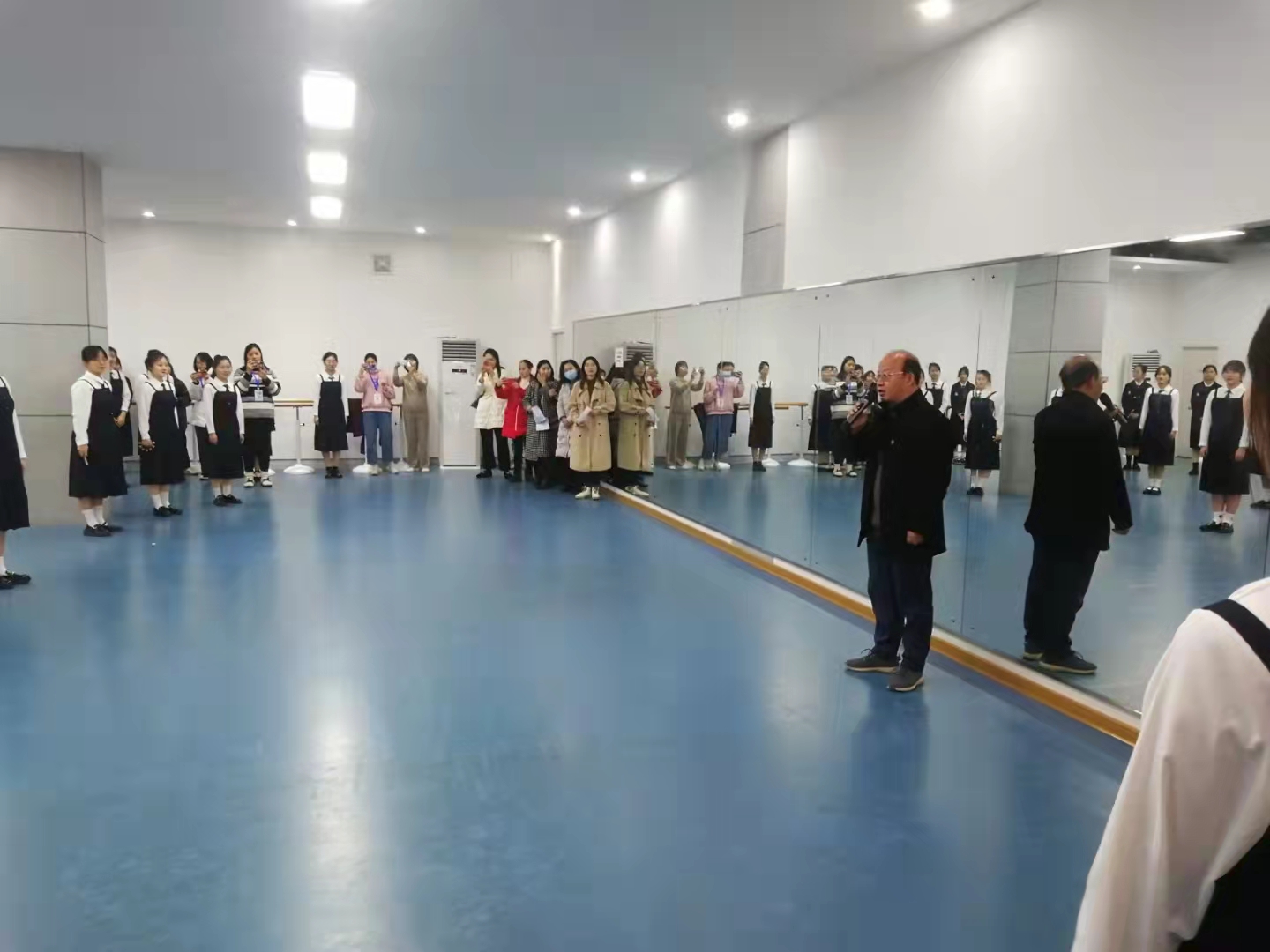 青春活力有梦想！鄂州职业大学教育与管理学院合唱团放歌