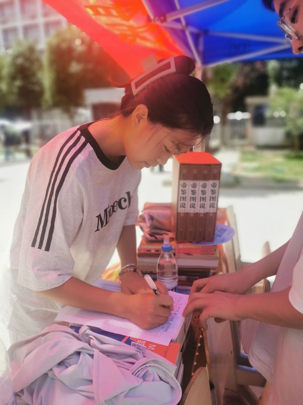 鄂州职业大学图书馆捐书活动火热进行中